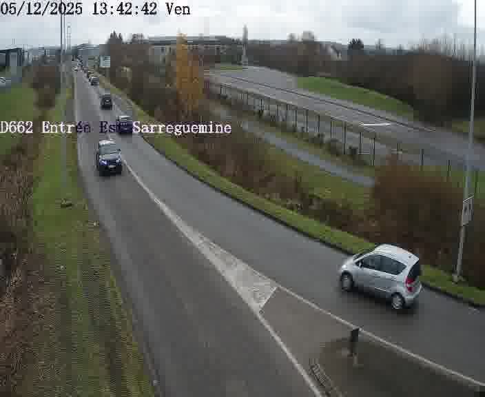 <h2>Point de vue trafic déployé sur D662 (France) à Sarreguemines, regardant vers Sarreguemines, aidant conducteurs et services à anticiper les flux.</h2>