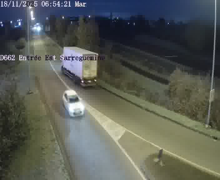 Point de vue trafic déployé sur D662 (France) à Sarreguemines, regardant vers Sarreguemines, aidant conducteurs et services à anticiper les flux.