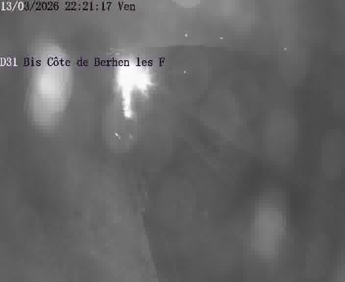 Webcam de surveillance sur D31bis (France) à Behren-lès-Forbach, cadrée vers Sarreguemines, proposant une information routière utile aux déplacements quotidiens.