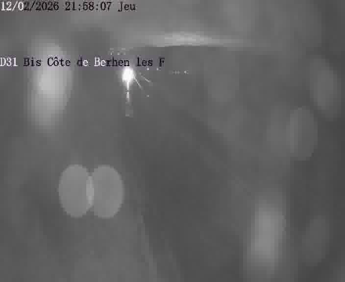 Webcam de surveillance sur D31bis (France) à Behren-lès-Forbach, cadrée vers Sarreguemines, proposant une information routière utile aux déplacements quotidiens.