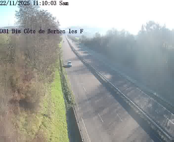 <h2>Webcam de surveillance sur D31bis (France) à Behren-lès-Forbach, cadrée vers Sarreguemines, proposant une information routière utile aux déplacements quotidiens.</h2>
