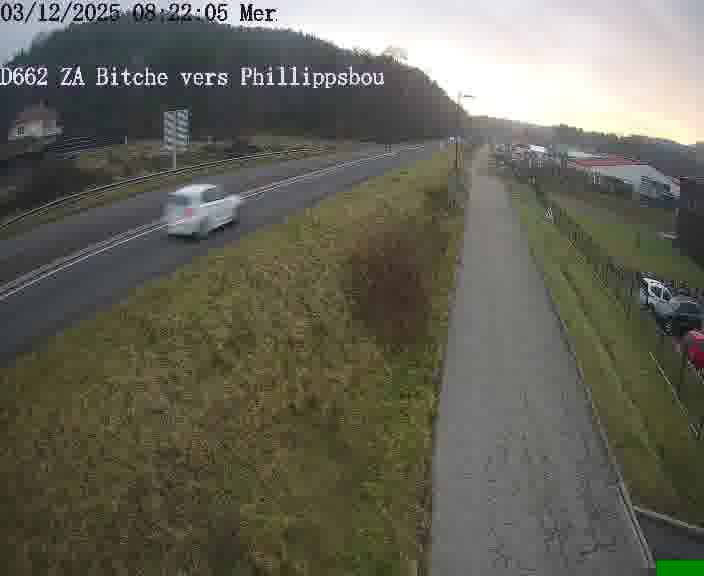 <h2>Caméra de trafic sur D662 (France) à Bitche, orientée vers Phillippsbourg, permettant d’évaluer fluidité, incidents et densité automobile.</h2>