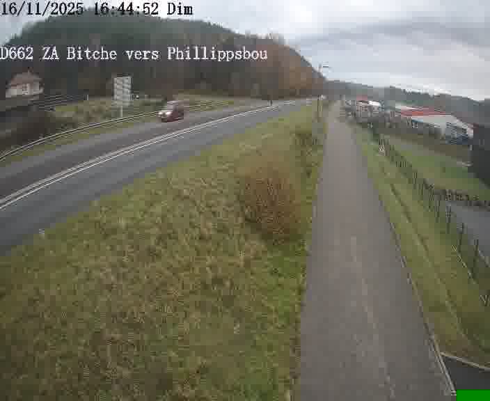<h2>Caméra de trafic sur D662 (France) à Bitche, orientée vers Phillippsbourg, permettant d’évaluer fluidité, incidents et densité automobile.</h2>