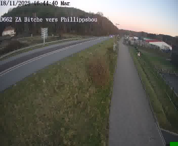 <h2>Caméra de trafic sur D662 (France) à Bitche, orientée vers Phillippsbourg, permettant d’évaluer fluidité, incidents et densité automobile.</h2>