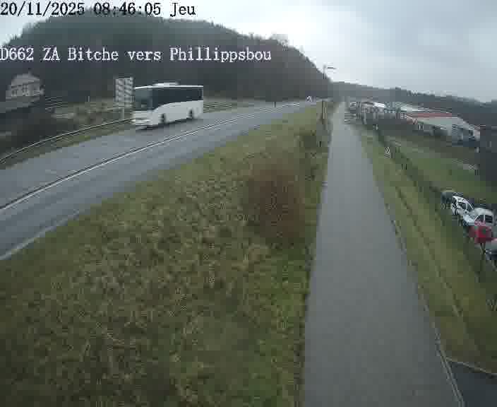 <h2>Caméra de trafic sur D662 (France) à Bitche, orientée vers Phillippsbourg, permettant d’évaluer fluidité, incidents et densité automobile.</h2>