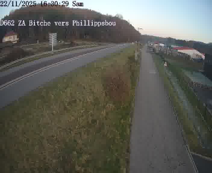 <h2>Caméra de trafic sur D662 (France) à Bitche, orientée vers Phillippsbourg, permettant d’évaluer fluidité, incidents et densité automobile.</h2>