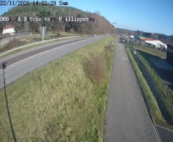 <h2>Caméra de trafic sur D662 (France) à Bitche, orientée vers Phillippsbourg, permettant d’évaluer fluidité, incidents et densité automobile.</h2>