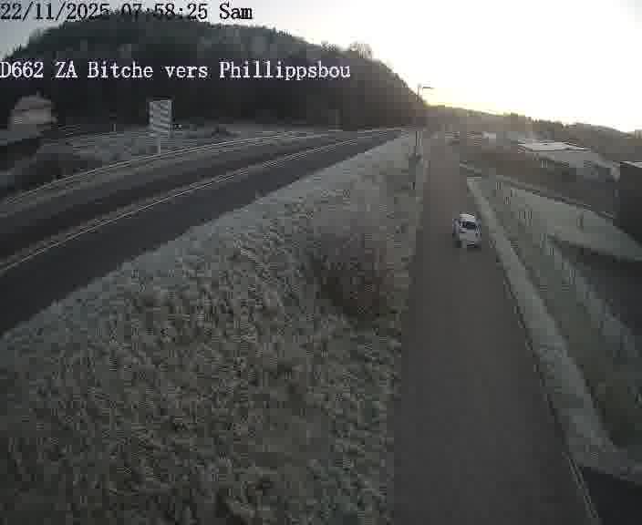 <h2>Caméra de trafic sur D662 (France) à Bitche, orientée vers Phillippsbourg, permettant d’évaluer fluidité, incidents et densité automobile.</h2>