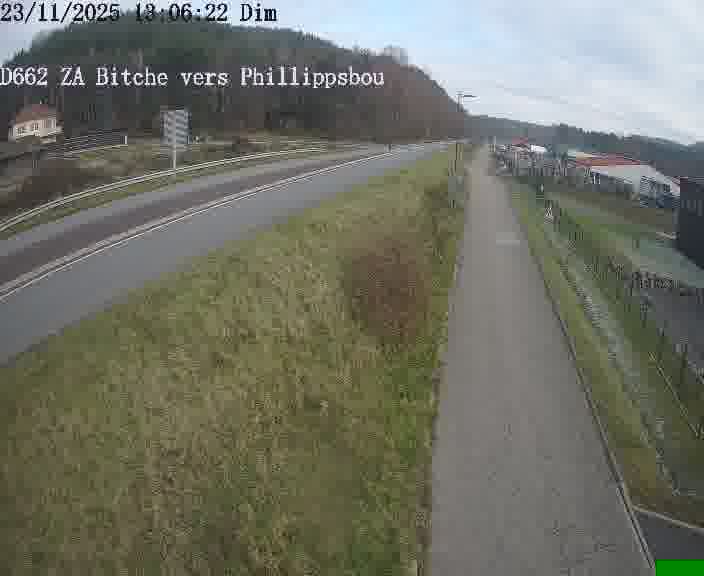 <h2>Caméra de trafic sur D662 (France) à Bitche, orientée vers Phillippsbourg, permettant d’évaluer fluidité, incidents et densité automobile.</h2>
