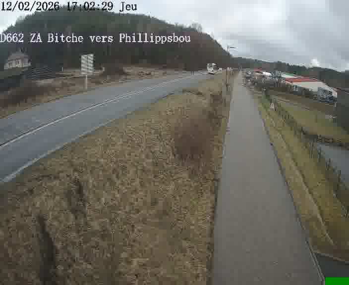 Caméra de trafic sur D662 (France) à Bitche, orientée vers Phillippsbourg, permettant d’évaluer fluidité, incidents et densité automobile.