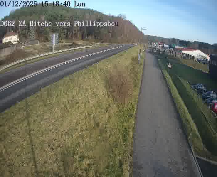 <h2>Caméra de trafic sur D662 (France) à Bitche, orientée vers Phillippsbourg, permettant d’évaluer fluidité, incidents et densité automobile.</h2>