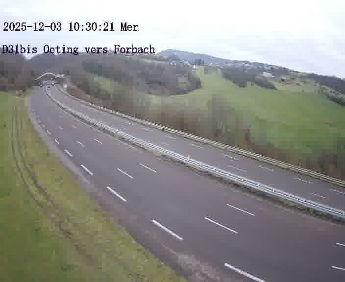 <h2>Caméra routière située sur D31bis (France) à Oeting, orientée vers Forbach, surveillant en continu la circulation locale et régionale.</h2>