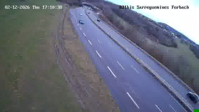 <h2>Caméra routière située sur D31bis (France) à Oeting, orientée vers Forbach, surveillant en continu la circulation locale et régionale.</h2>