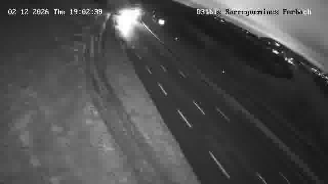 Caméra routière située sur D31bis (France) à Oeting, orientée vers Forbach, surveillant en continu la circulation locale et régionale.