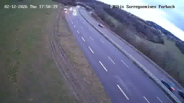 Caméra routière située sur D31bis (France) à Oeting, orientée vers Forbach, surveillant en continu la circulation locale et régionale.