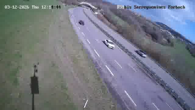 Caméra routière située sur D31bis (France) à Oeting, orientée vers Forbach, surveillant en continu la circulation locale et régionale.