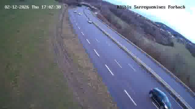 Caméra routière située sur D31bis (France) à Oeting, orientée vers Forbach, surveillant en continu la circulation locale et régionale.