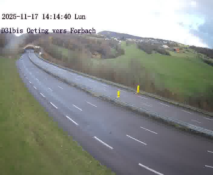 <h2>Caméra routière située sur D31bis (France) à Oeting, orientée vers Forbach, surveillant en continu la circulation locale et régionale.</h2>
