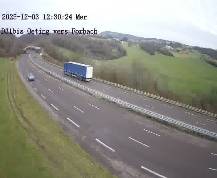 <h2>Caméra routière située sur D31bis (France) à Oeting, orientée vers Forbach, surveillant en continu la circulation locale et régionale.</h2>