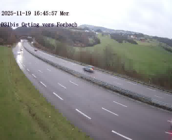 <h2>Caméra routière située sur D31bis (France) à Oeting, orientée vers Forbach, surveillant en continu la circulation locale et régionale.</h2>