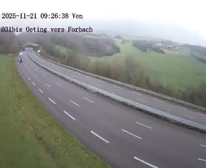 <h2>Caméra routière située sur D31bis (France) à Oeting, orientée vers Forbach, surveillant en continu la circulation locale et régionale.</h2>