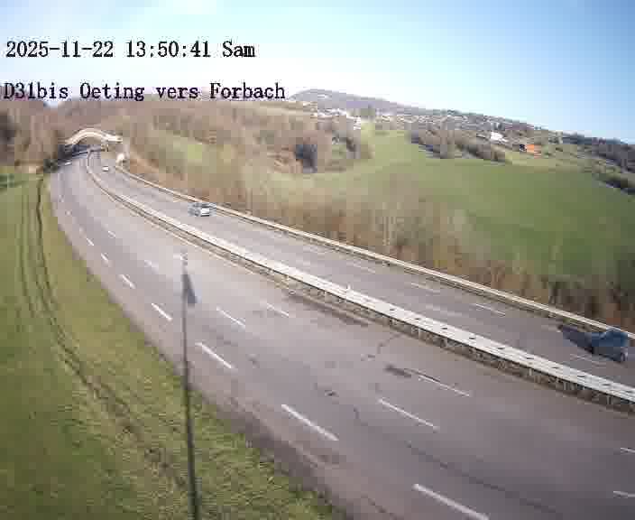 <h2>Caméra routière située sur D31bis (France) à Oeting, orientée vers Forbach, surveillant en continu la circulation locale et régionale.</h2>
