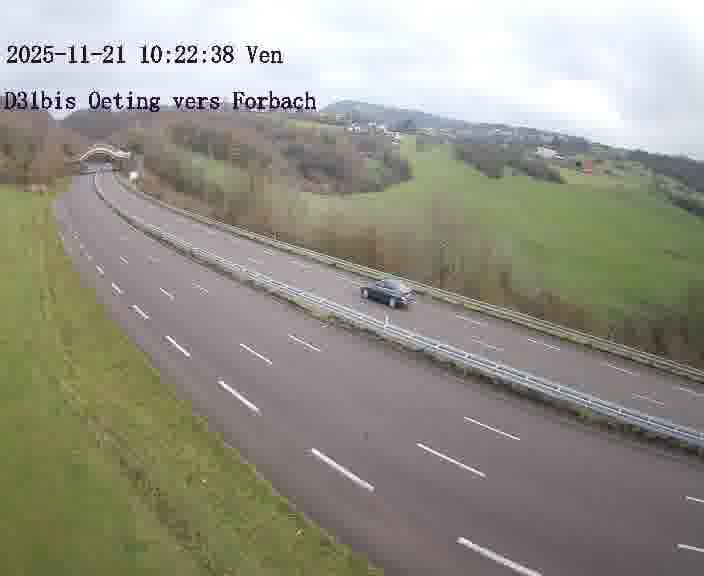 <h2>Caméra routière située sur D31bis (France) à Oeting, orientée vers Forbach, surveillant en continu la circulation locale et régionale.</h2>