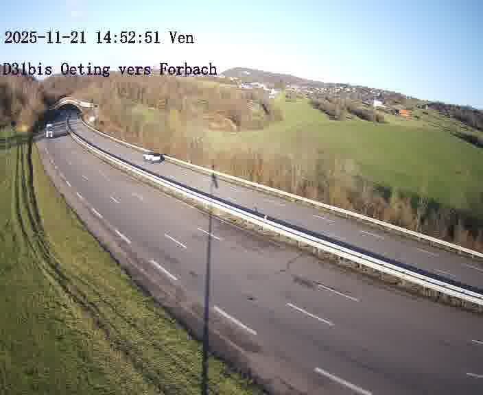 <h2>Caméra routière située sur D31bis (France) à Oeting, orientée vers Forbach, surveillant en continu la circulation locale et régionale.</h2>