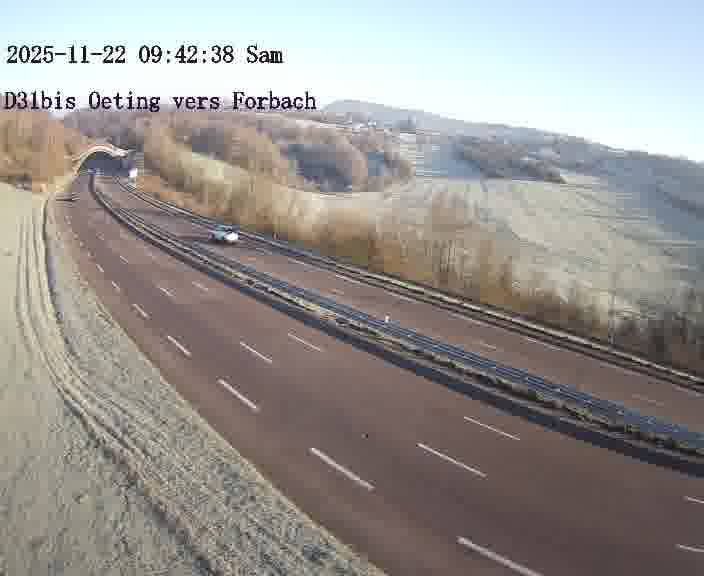 <h2>Caméra routière située sur D31bis (France) à Oeting, orientée vers Forbach, surveillant en continu la circulation locale et régionale.</h2>