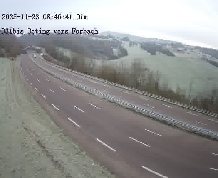 <h2>Caméra routière située sur D31bis (France) à Oeting, orientée vers Forbach, surveillant en continu la circulation locale et régionale.</h2>