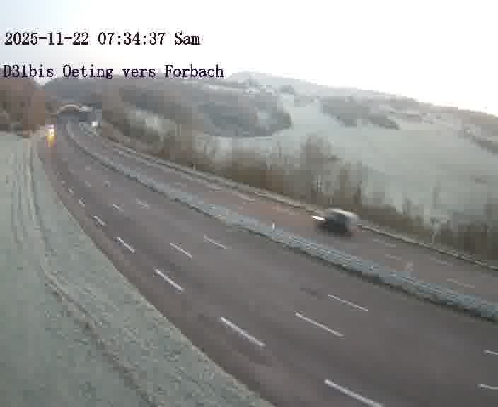 <h2>Caméra routière située sur D31bis (France) à Oeting, orientée vers Forbach, surveillant en continu la circulation locale et régionale.</h2>