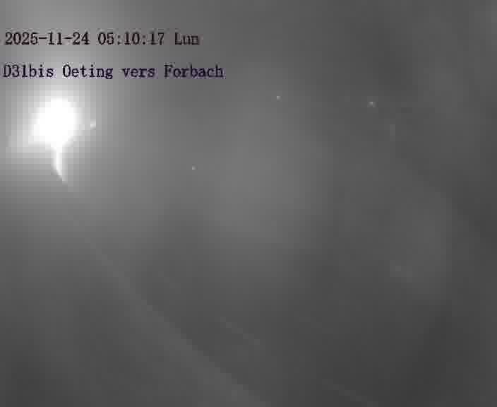 <h2>Caméra routière située sur D31bis (France) à Oeting, orientée vers Forbach, surveillant en continu la circulation locale et régionale.</h2>