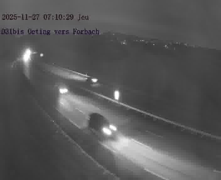 <h2>Caméra routière située sur D31bis (France) à Oeting, orientée vers Forbach, surveillant en continu la circulation locale et régionale.</h2>