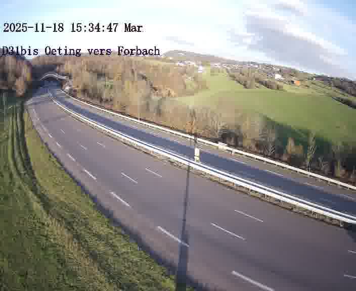 <h2>Caméra routière située sur D31bis (France) à Oeting, orientée vers Forbach, surveillant en continu la circulation locale et régionale.</h2>