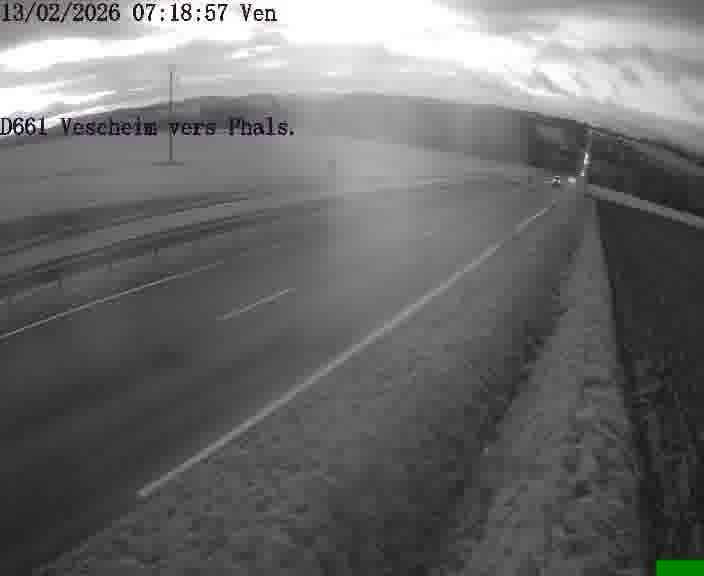 <h2>Caméra routière située sur D661 (France) à Vescheim, orientée vers Phalsbourg, surveillant en continu la circulation locale et régionale.</h2>