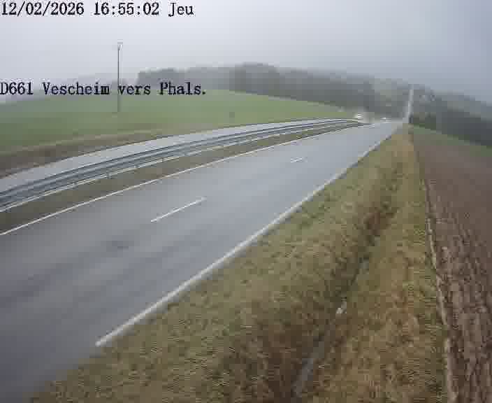 <h2>Caméra routière située sur D661 (France) à Vescheim, orientée vers Phalsbourg, surveillant en continu la circulation locale et régionale.</h2>