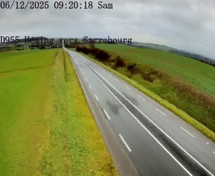 <h2>Caméra routière située sur D955 (France) à Heming, orientée vers Sarrebourg, surveillant en continu la circulation locale et régionale.</h2>