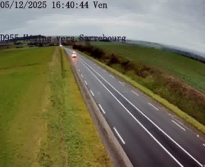 <h2>Caméra routière située sur D955 (France) à Heming, orientée vers Sarrebourg, surveillant en continu la circulation locale et régionale.</h2>