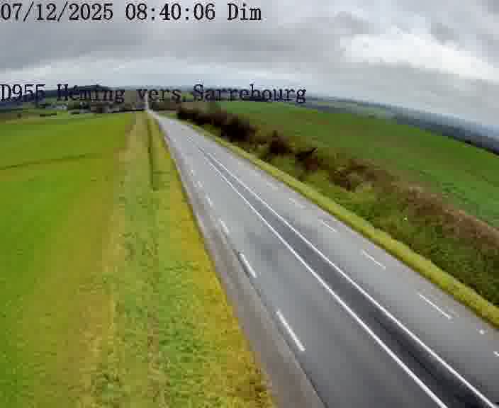 <h2>Caméra routière située sur D955 (France) à Heming, orientée vers Sarrebourg, surveillant en continu la circulation locale et régionale.</h2>
