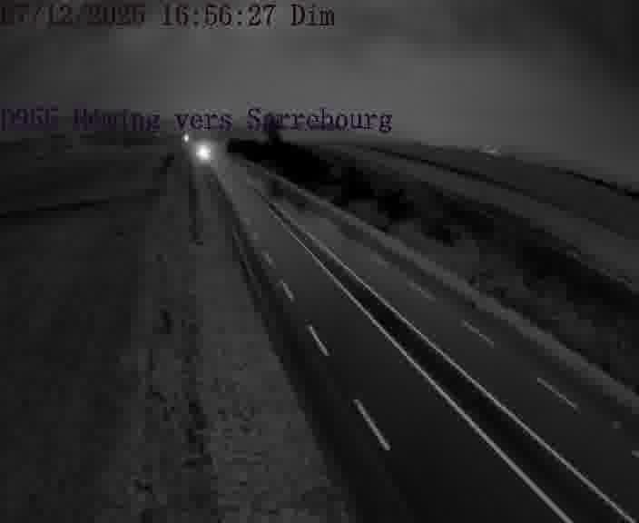 <h2>Caméra routière située sur D955 (France) à Heming, orientée vers Sarrebourg, surveillant en continu la circulation locale et régionale.</h2>
