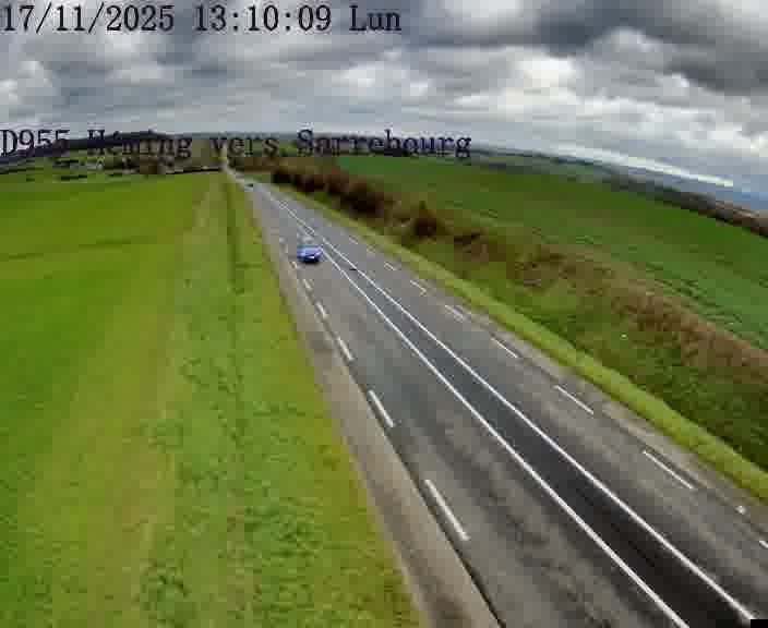 <h2>Caméra routière située sur D955 (France) à Heming, orientée vers Sarrebourg, surveillant en continu la circulation locale et régionale.</h2>