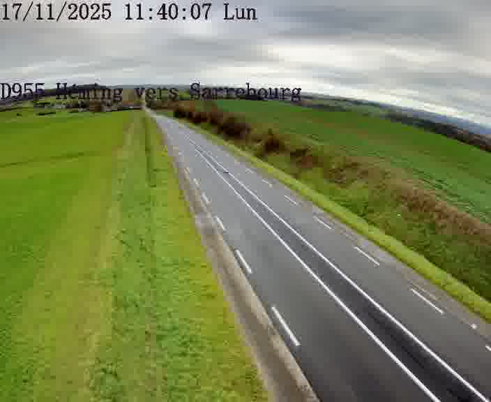 <h2>Caméra routière située sur D955 (France) à Heming, orientée vers Sarrebourg, surveillant en continu la circulation locale et régionale.</h2>
