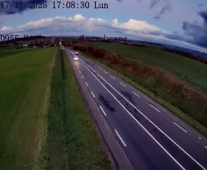 <h2>Caméra routière située sur D955 (France) à Heming, orientée vers Sarrebourg, surveillant en continu la circulation locale et régionale.</h2>