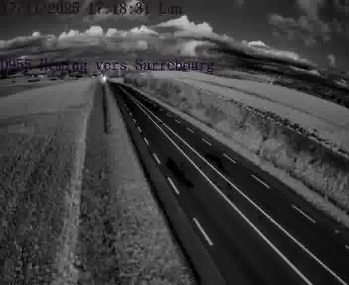 <h2>Caméra routière située sur D955 (France) à Heming, orientée vers Sarrebourg, surveillant en continu la circulation locale et régionale.</h2>