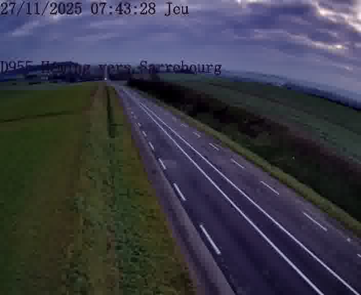 <h2>Caméra routière située sur D955 (France) à Heming, orientée vers Sarrebourg, surveillant en continu la circulation locale et régionale.</h2>