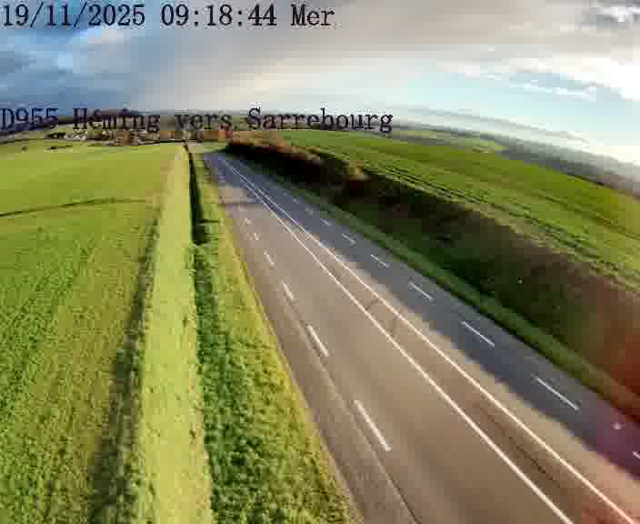 <h2>Caméra routière située sur D955 (France) à Heming, orientée vers Sarrebourg, surveillant en continu la circulation locale et régionale.</h2>