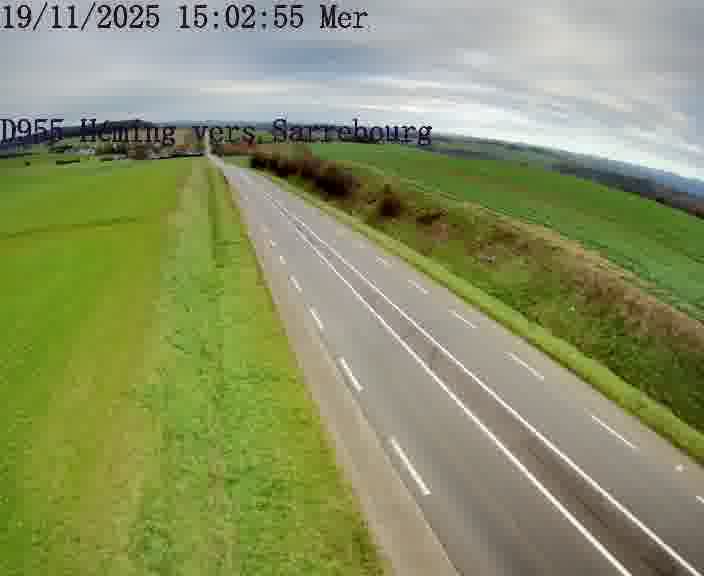 <h2>Caméra routière située sur D955 (France) à Heming, orientée vers Sarrebourg, surveillant en continu la circulation locale et régionale.</h2>