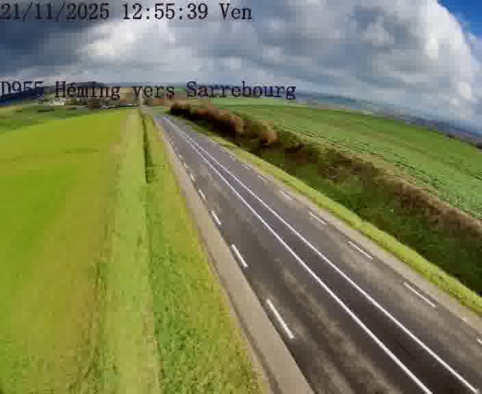 <h2>Caméra routière située sur D955 (France) à Heming, orientée vers Sarrebourg, surveillant en continu la circulation locale et régionale.</h2>