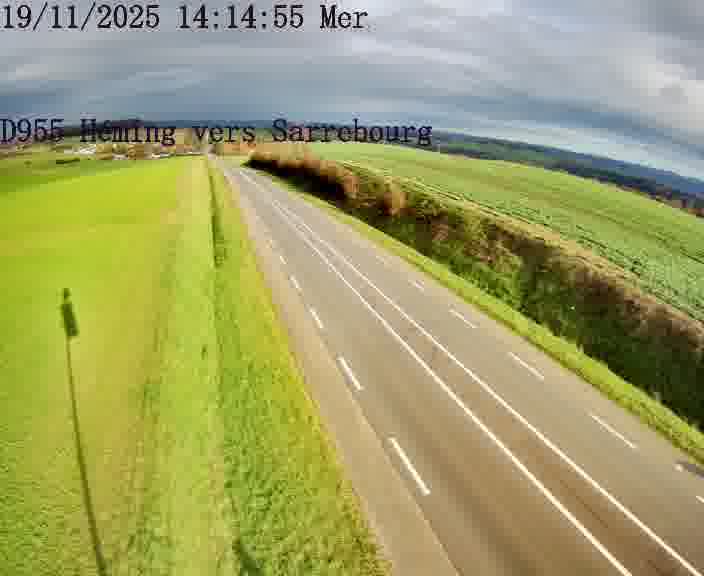 <h2>Caméra routière située sur D955 (France) à Heming, orientée vers Sarrebourg, surveillant en continu la circulation locale et régionale.</h2>