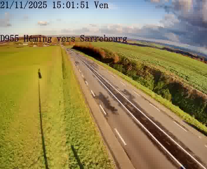 <h2>Caméra routière située sur D955 (France) à Heming, orientée vers Sarrebourg, surveillant en continu la circulation locale et régionale.</h2>